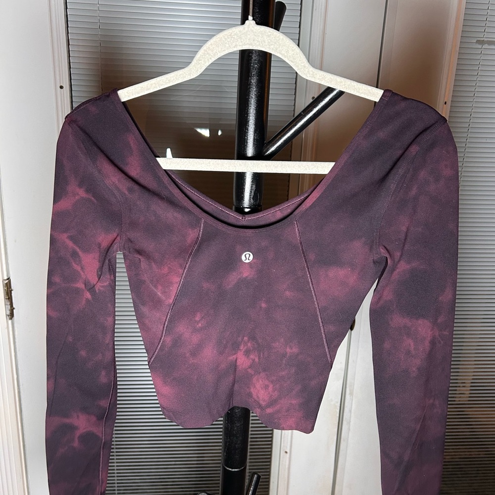Lululemon Athletica Fitted Purple Long Sleeve top